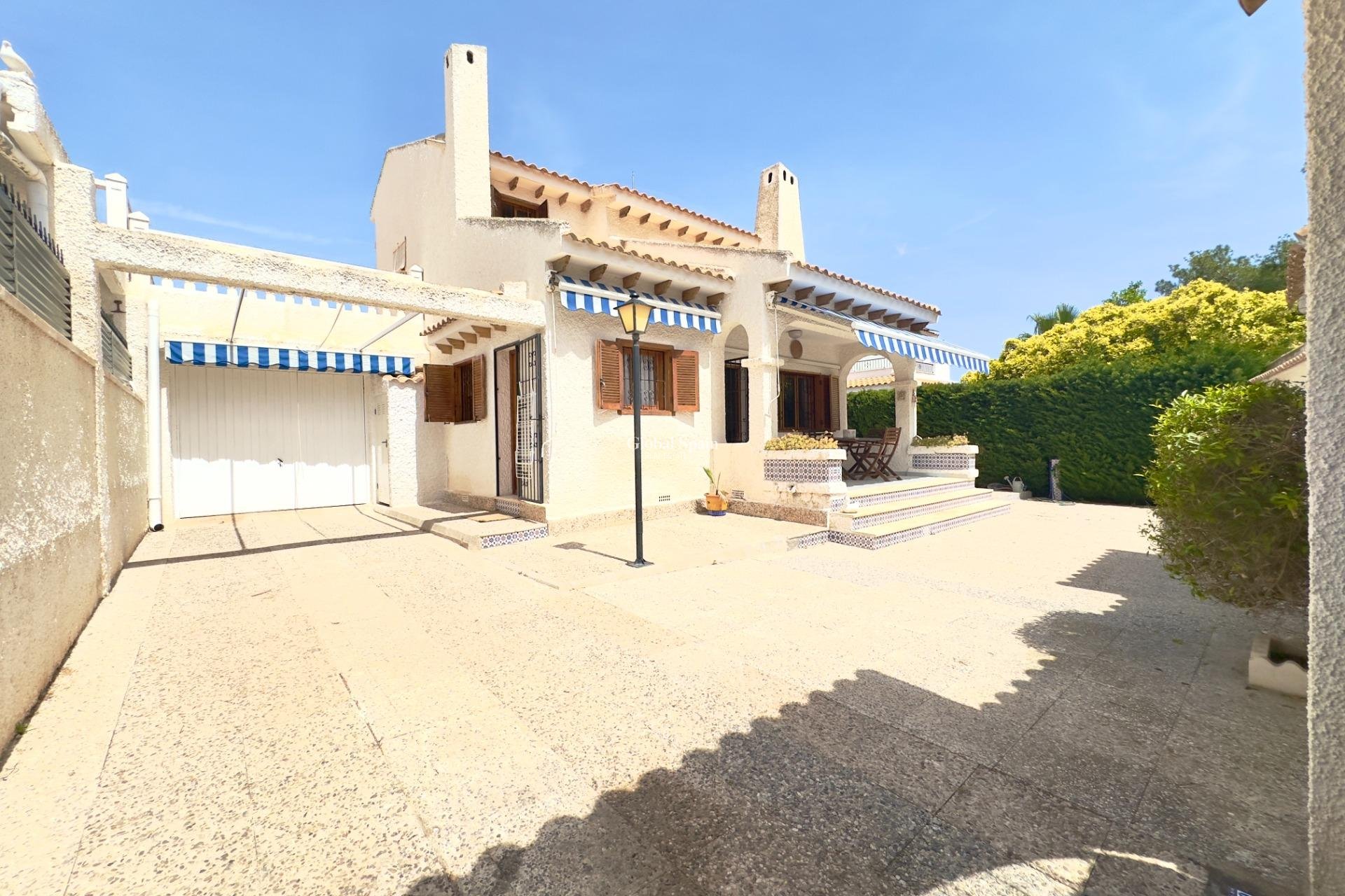Revente - VILLA -
ORIHUELA COSTA - La Zenia