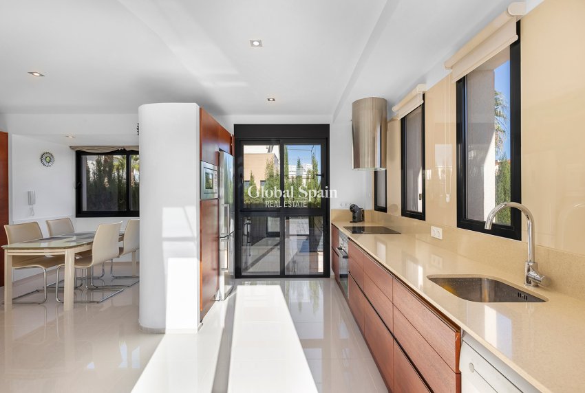 Revente - Villa -
ORIHUELA COSTA - La Zenia