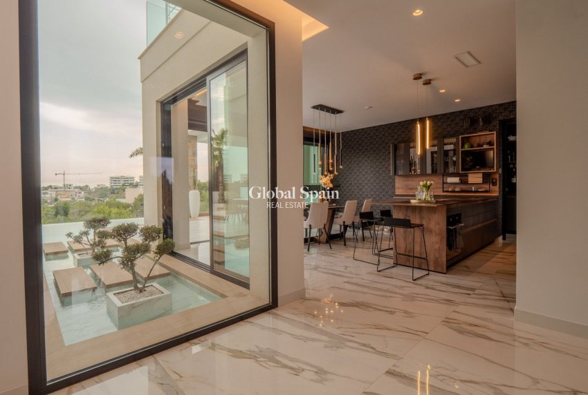 Revente - Villa -
ORIHUELA COSTA - Las Colinas Golf