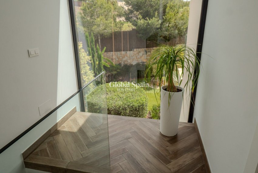 Revente - Villa -
ORIHUELA COSTA - Las Colinas Golf