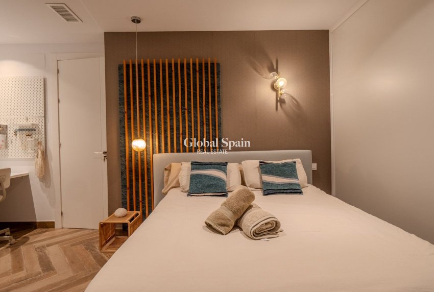 Revente - Villa -
ORIHUELA COSTA - Las Colinas Golf