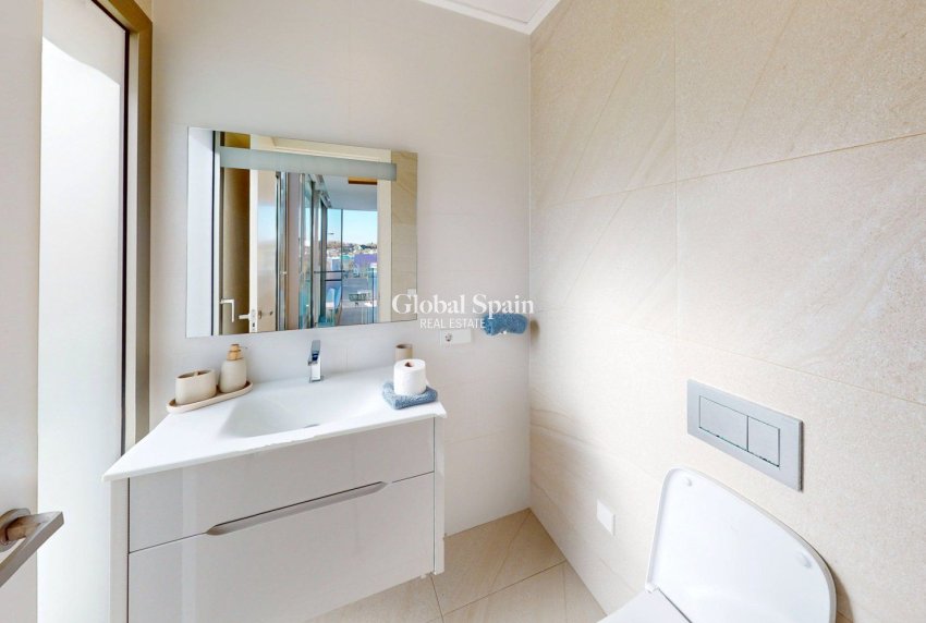 Revente - VILLA -
ORIHUELA COSTA - Las Colinas Golf