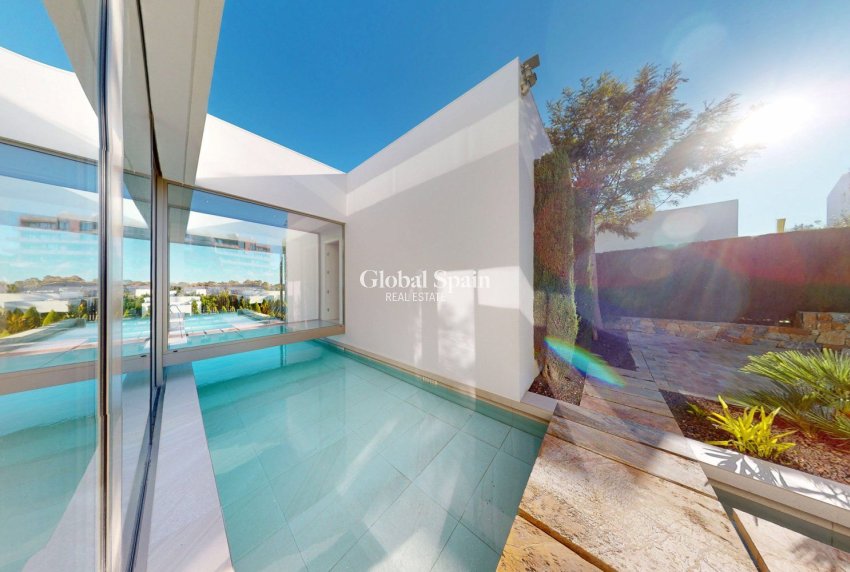 Revente - VILLA -
ORIHUELA COSTA - Las Colinas Golf