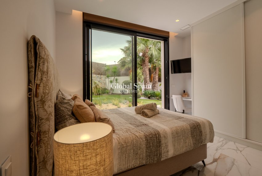 Revente - Villa -
ORIHUELA COSTA - Las Colinas Golf