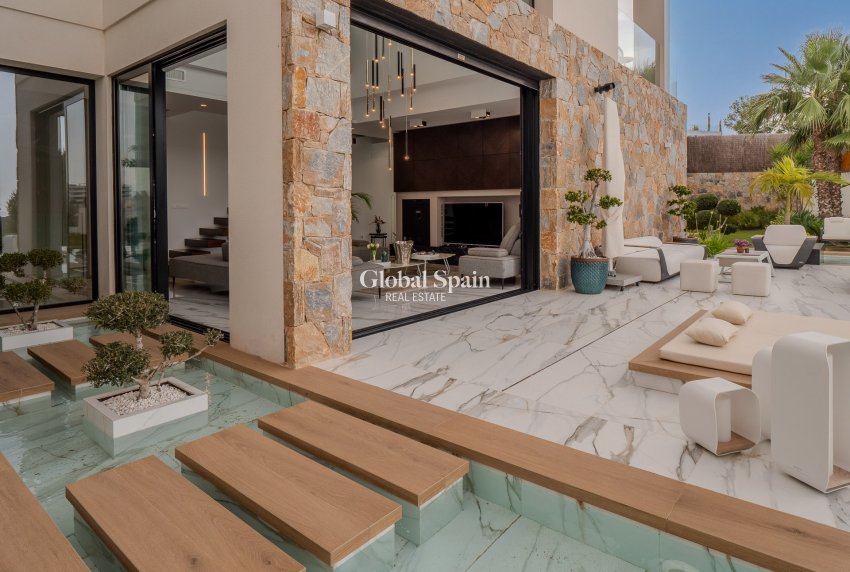 Revente - Villa -
ORIHUELA COSTA - Las Colinas Golf