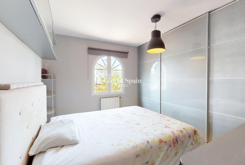 Revente - VILLA -
ORIHUELA COSTA - Las Filipinas