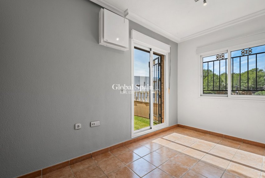 Revente - VILLA -
ORIHUELA COSTA - Las Filipinas