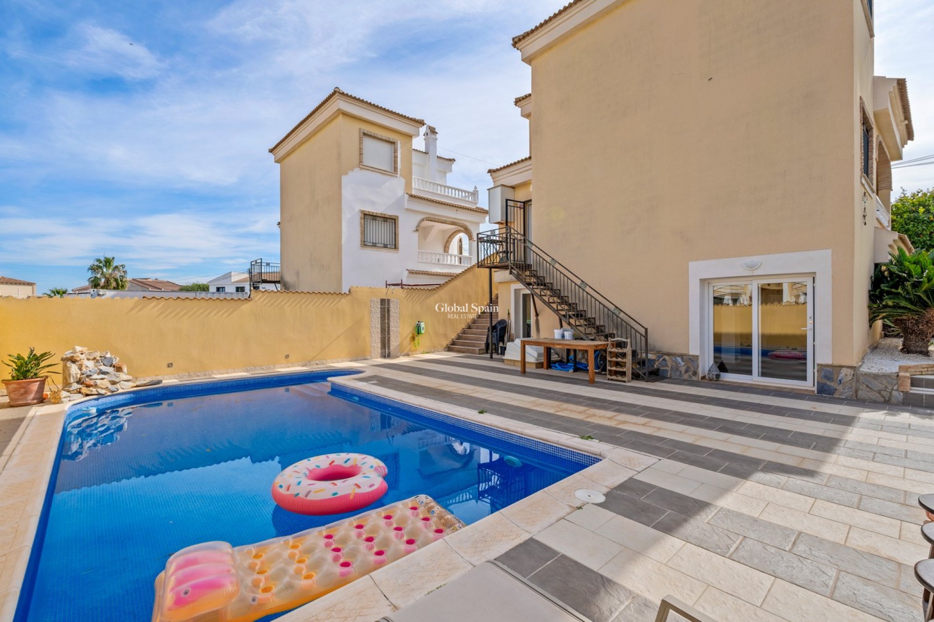 Revente - VILLA -
ORIHUELA COSTA - Las Filipinas