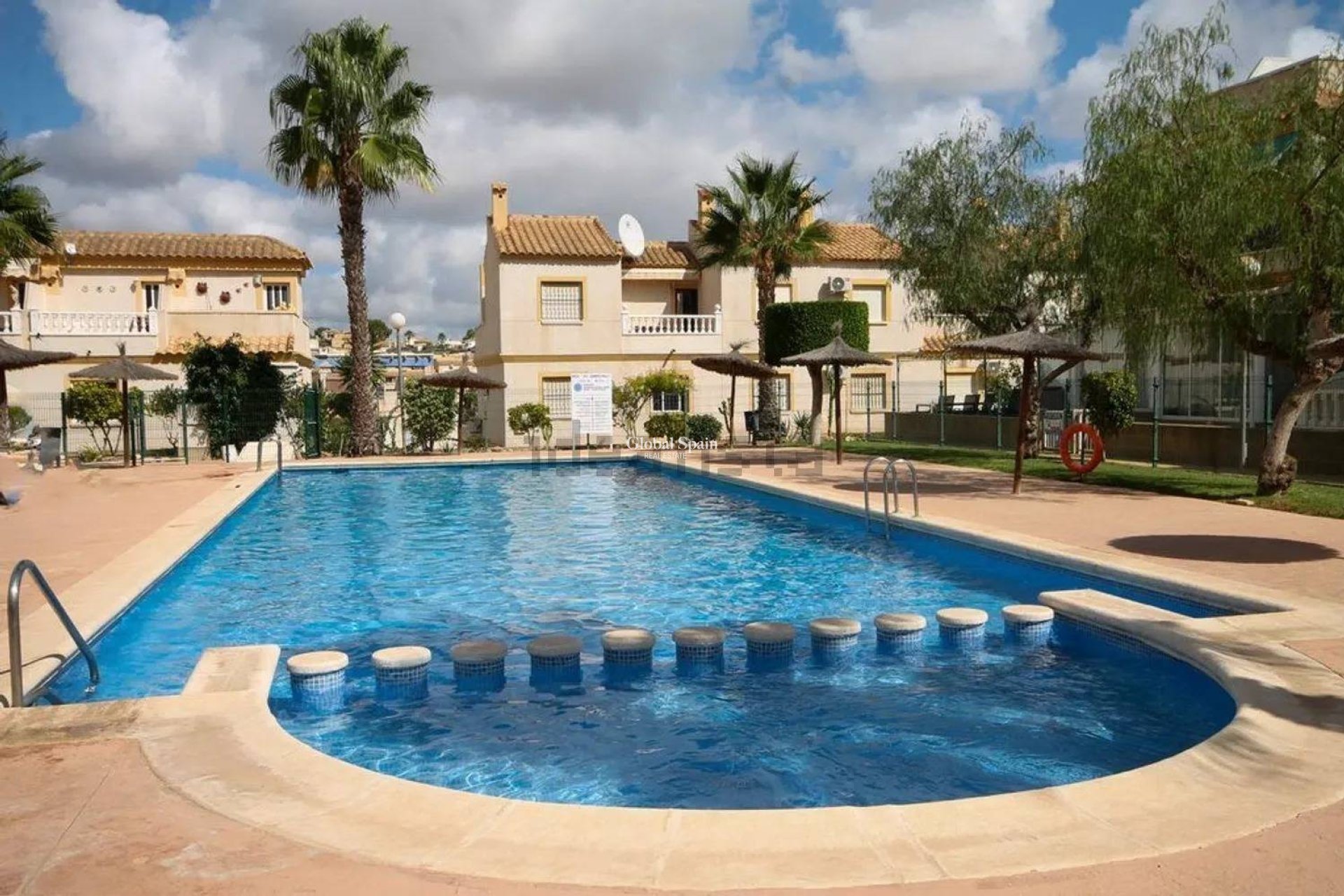 Revente - VILLA -
ORIHUELA COSTA - Las Filipinas