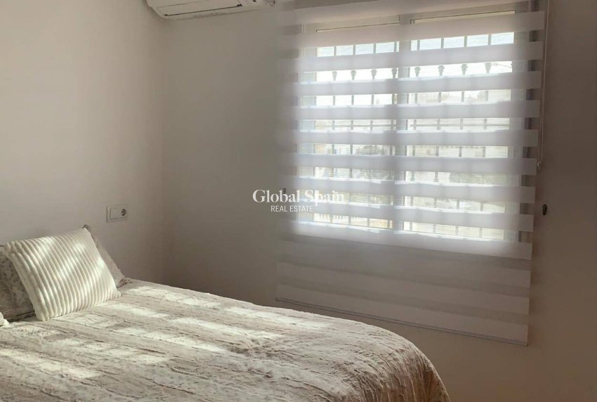 Revente - VILLA -
ORIHUELA COSTA - Las Filipinas