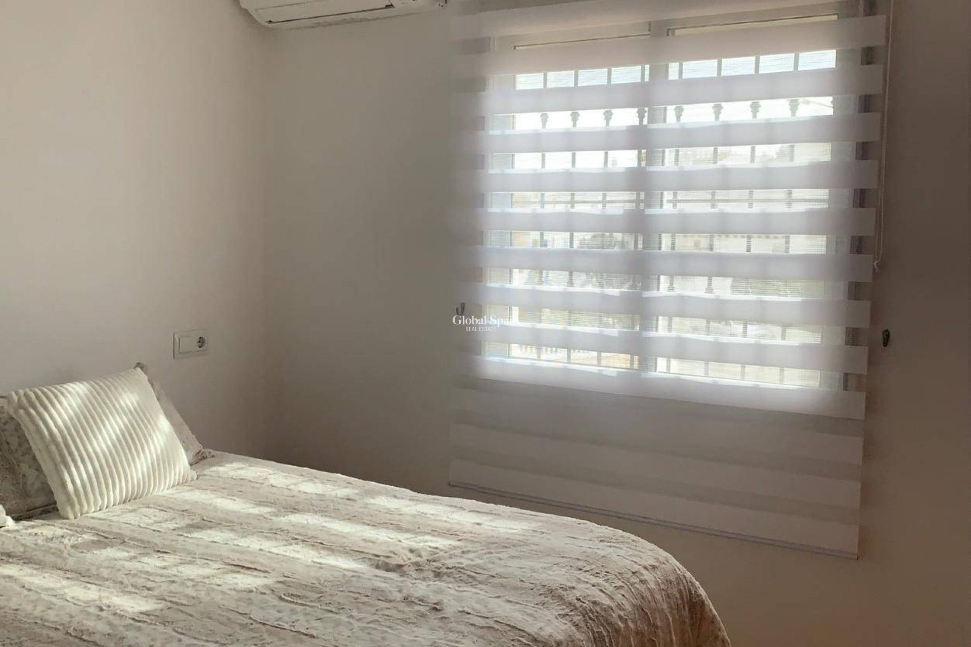 Revente - VILLA -
ORIHUELA COSTA - Las Filipinas