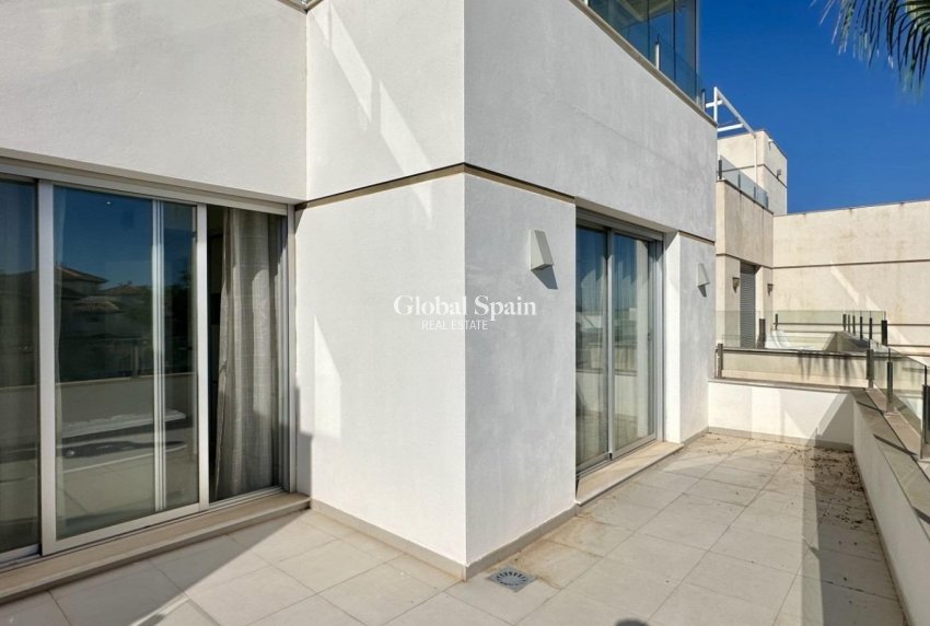 Revente - VILLA -
ORIHUELA COSTA - Lomas De Cabo Roig-los Dolses