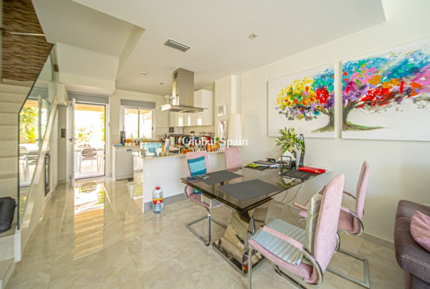 Revente - Villa -
ORIHUELA COSTA - Lomas de Cabo Roig