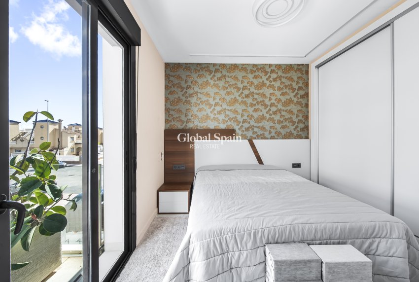 Revente - Villa -
ORIHUELA COSTA - Lomas de Cabo Roig