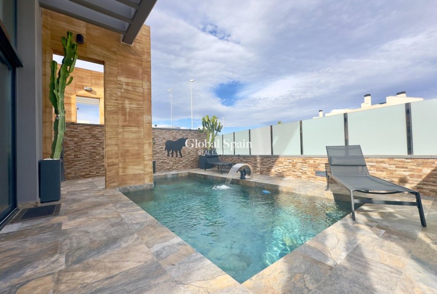 Revente - VILLA -
ORIHUELA COSTA - Lomas de Cabo Roig