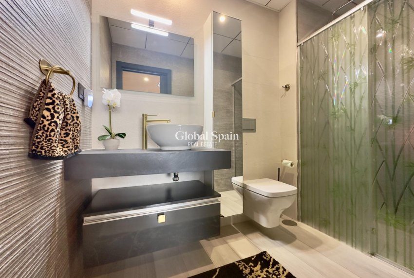 Revente - VILLA -
ORIHUELA COSTA - Lomas de Cabo Roig