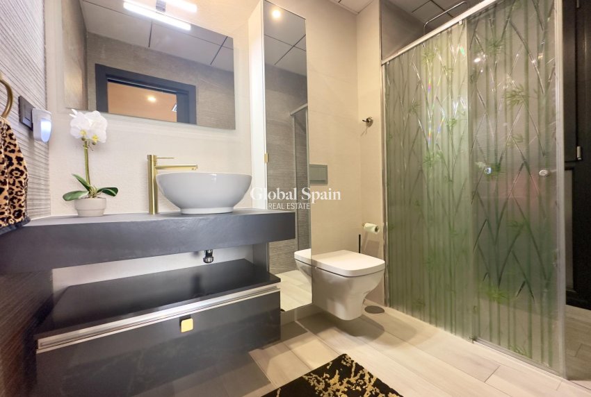 Revente - VILLA -
ORIHUELA COSTA - Lomas de Cabo Roig