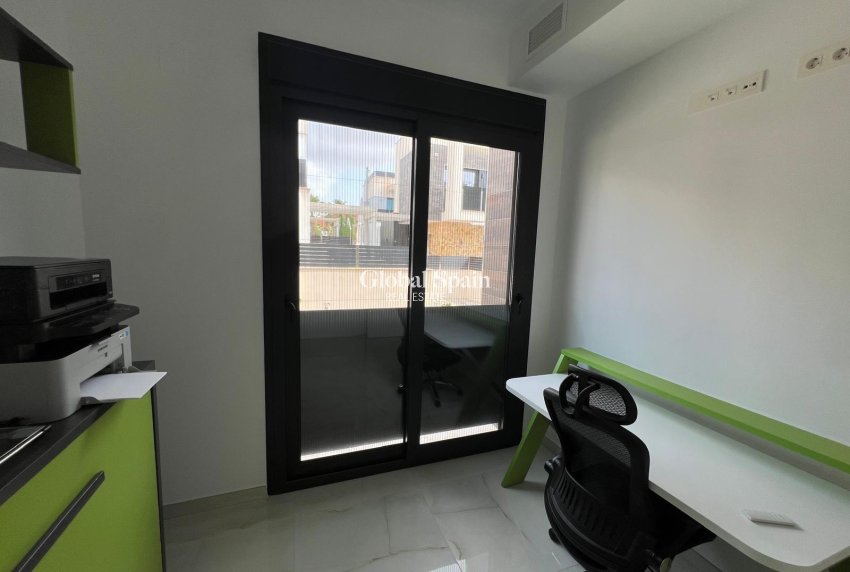 Revente - VILLA -
ORIHUELA COSTA - Lomas de Cabo Roig