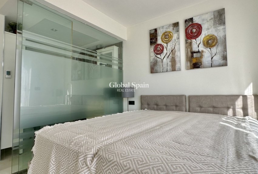 Revente - VILLA -
ORIHUELA COSTA - Lomas de Cabo Roig