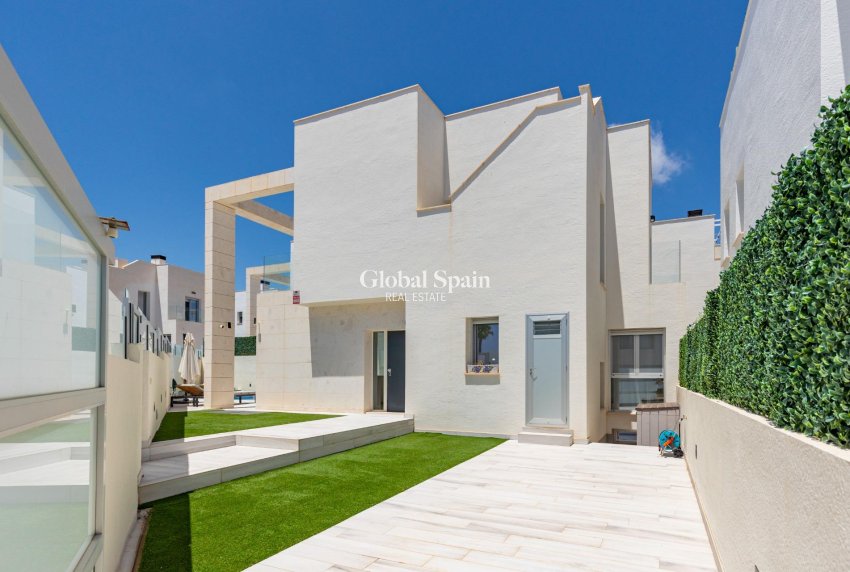 Revente - VILLA -
ORIHUELA COSTA - Lomas de Cabo Roig