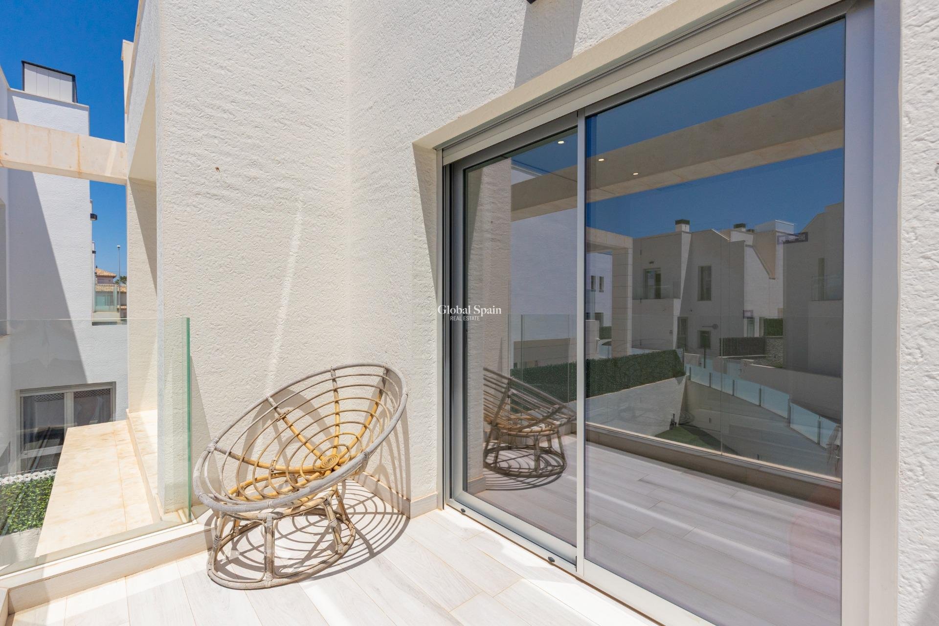 Revente - VILLA -
ORIHUELA COSTA - Lomas de Cabo Roig