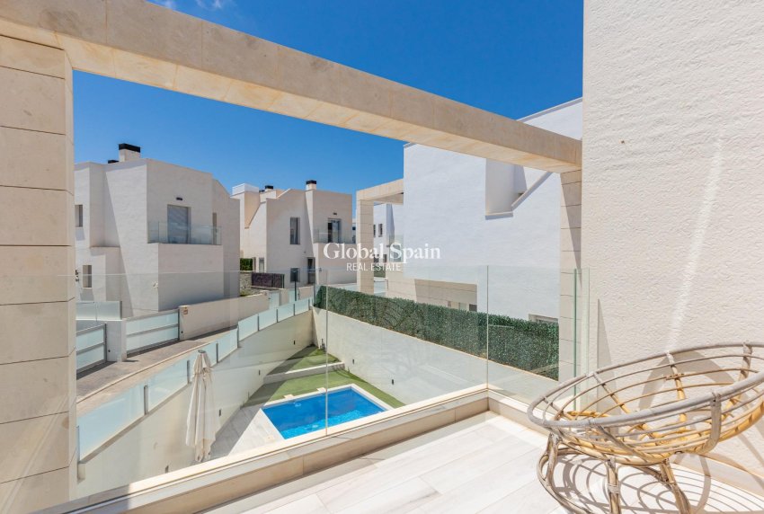 Revente - VILLA -
ORIHUELA COSTA - Lomas de Cabo Roig