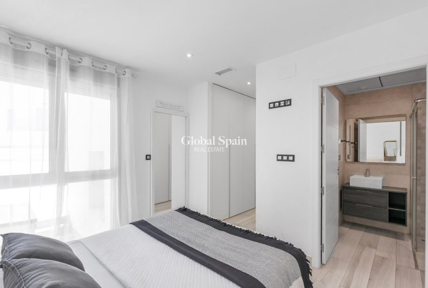 Revente - VILLA -
ORIHUELA COSTA - Lomas de Cabo Roig