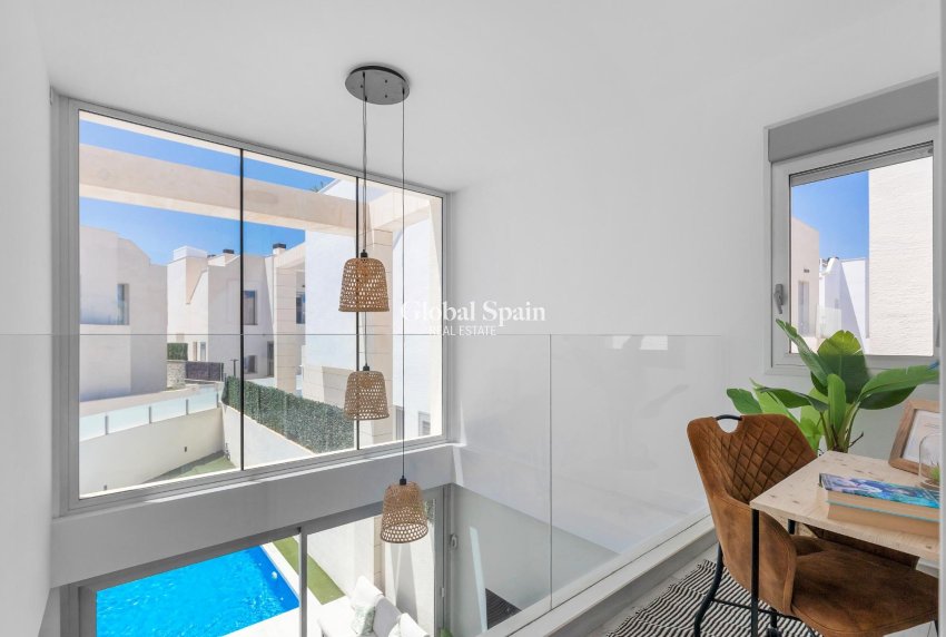 Revente - VILLA -
ORIHUELA COSTA - Lomas de Cabo Roig