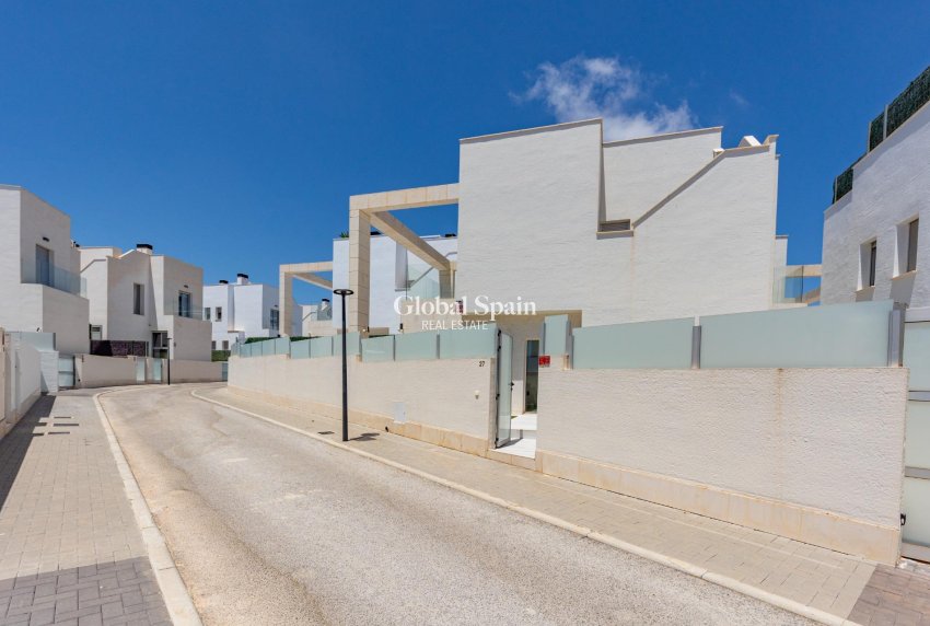 Revente - VILLA -
ORIHUELA COSTA - Lomas de Cabo Roig