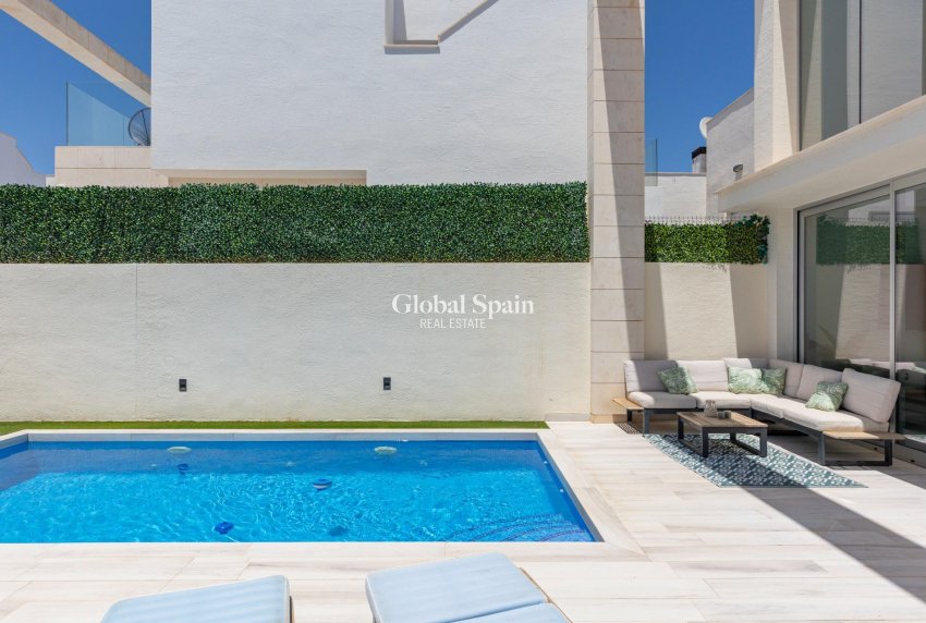 Revente - VILLA -
ORIHUELA COSTA - Lomas de Cabo Roig
