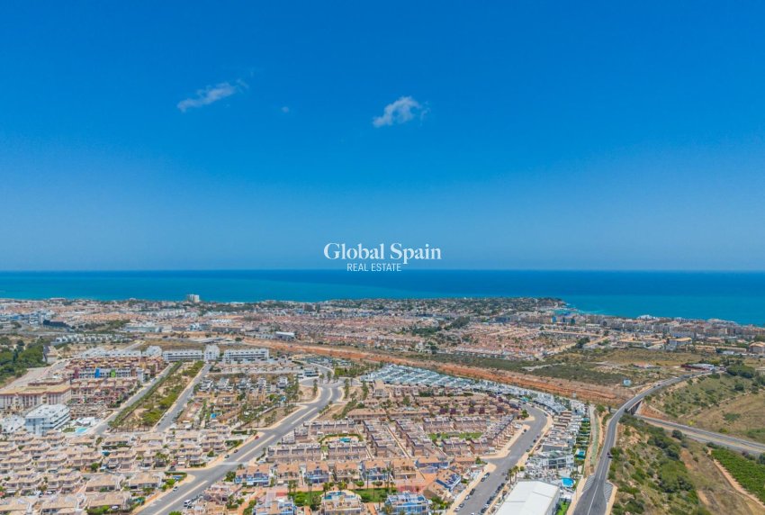 Revente - VILLA -
ORIHUELA COSTA - Lomas de Cabo Roig