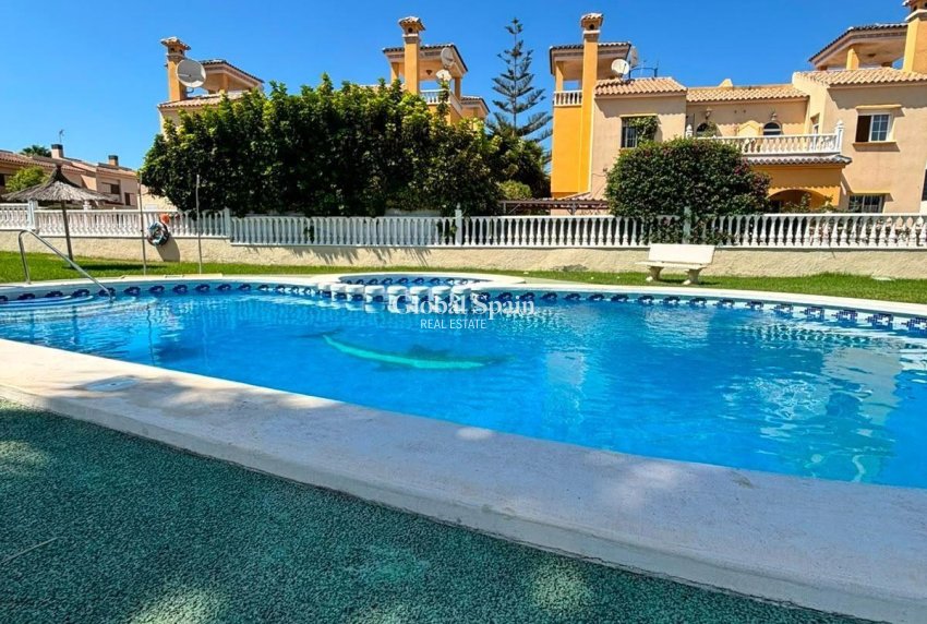 Revente - VILLA -
ORIHUELA COSTA - Lomas de Cabo Roig