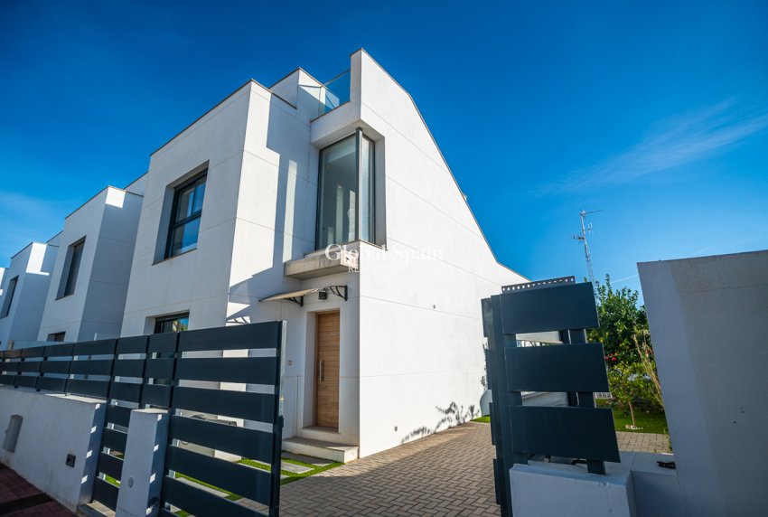 Revente - Villa -
ORIHUELA COSTA - Lomas de Cabo Roig