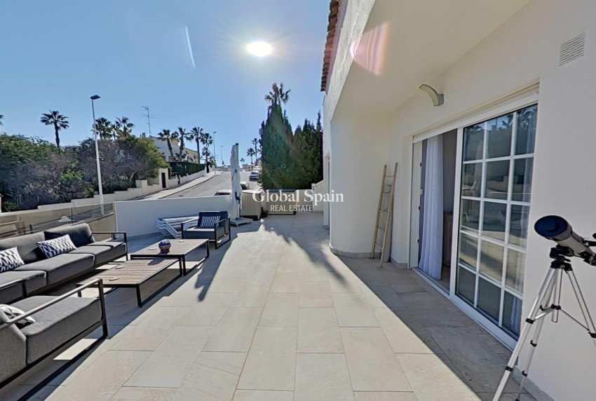 Revente - VILLA -
ORIHUELA COSTA - Lomas de Campoamor-Las Ramblas