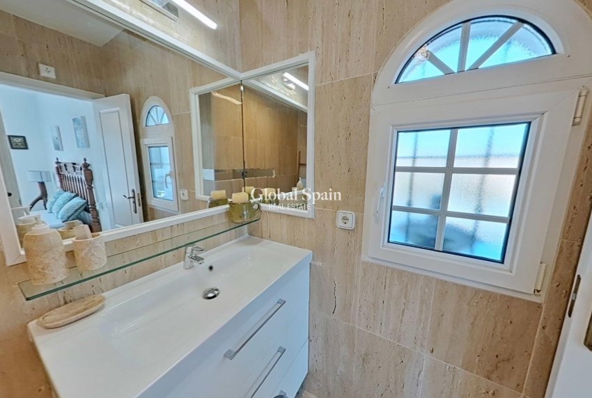 Revente - VILLA -
ORIHUELA COSTA - Lomas de Campoamor-Las Ramblas