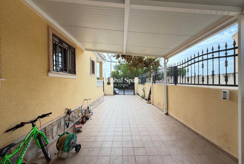 Revente - VILLA -
ORIHUELA COSTA - Lomas De Don Juan