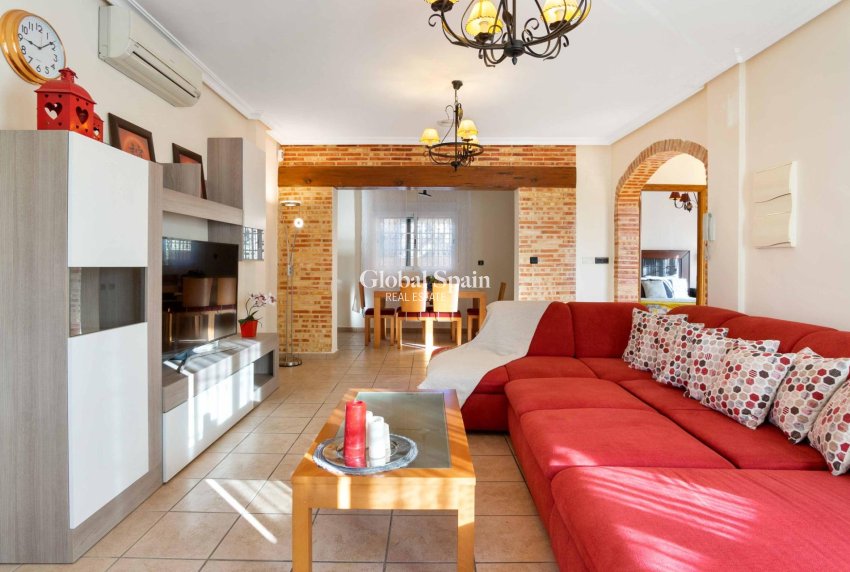 Revente - VILLA -
ORIHUELA COSTA - Los Almendros-la Florida