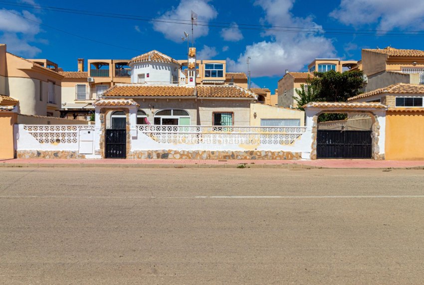 Revente - VILLA -
ORIHUELA COSTA - Los Almendros-La Florida