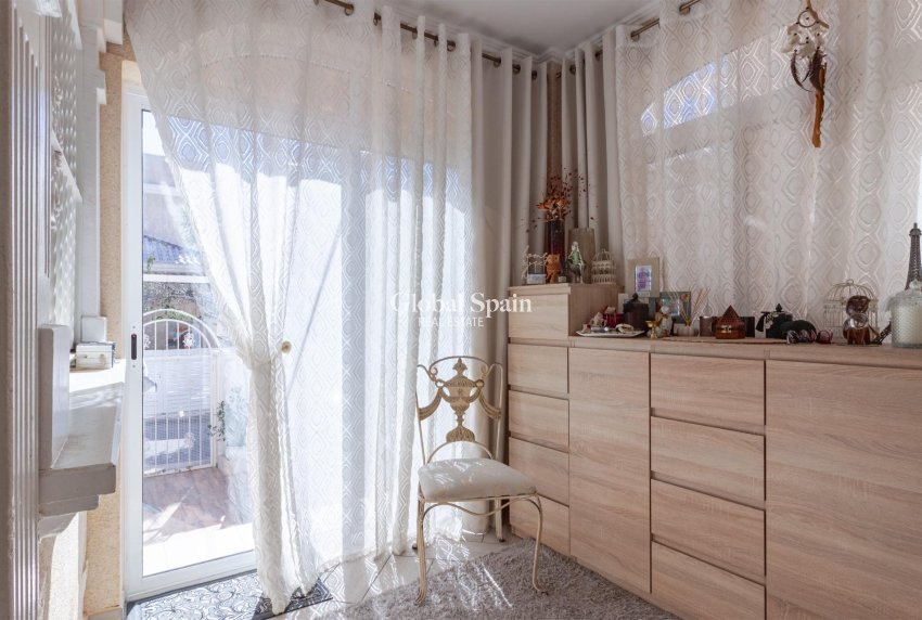 Revente - VILLA -
ORIHUELA COSTA - Los Almendros-la Florida