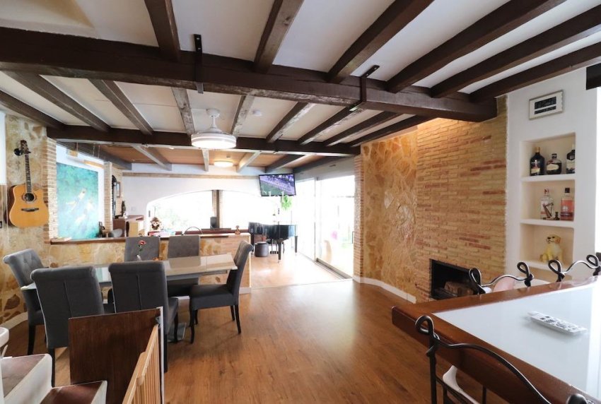 Revente - Villa -
ORIHUELA COSTA - Montezenia