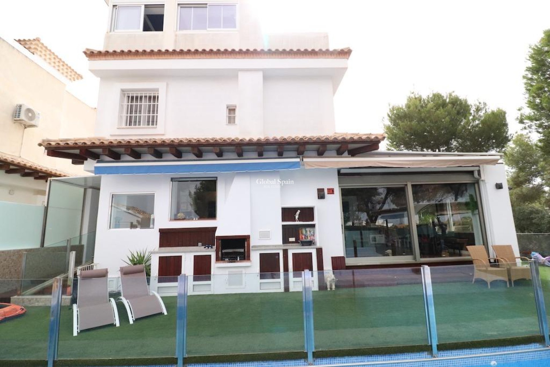 Revente - Villa -
ORIHUELA COSTA - Montezenia