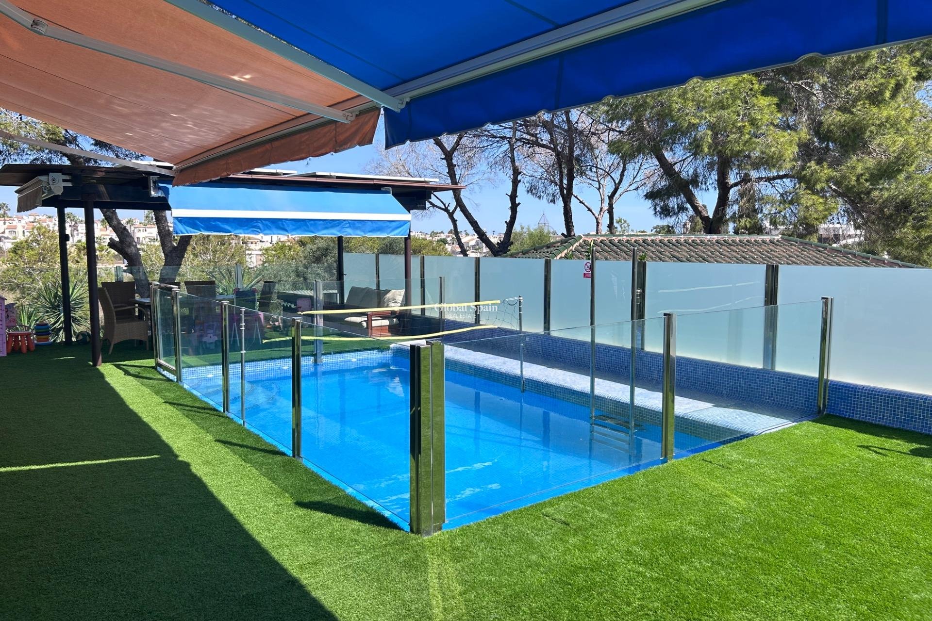 Revente - Villa -
ORIHUELA COSTA - Montezenia