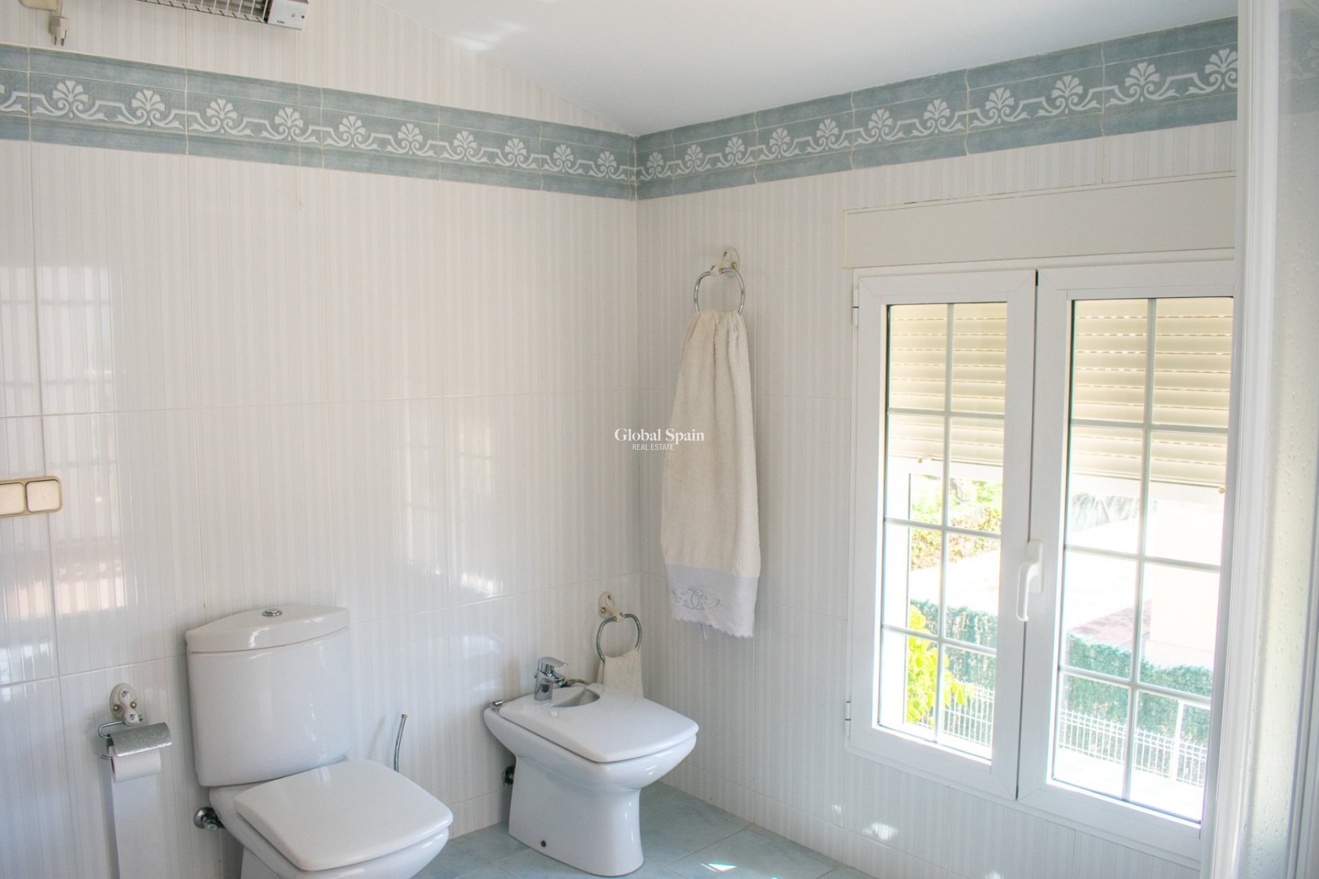 Revente - VILLA -
ORIHUELA COSTA - MUY CERCA DE LA PLAYA