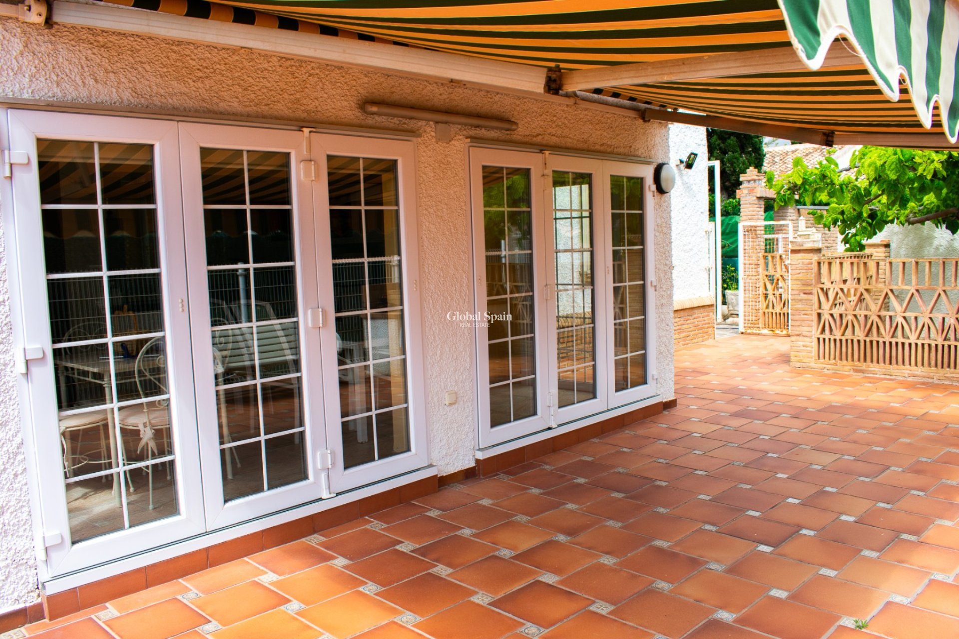 Revente - VILLA -
ORIHUELA COSTA - MUY CERCA DE LA PLAYA