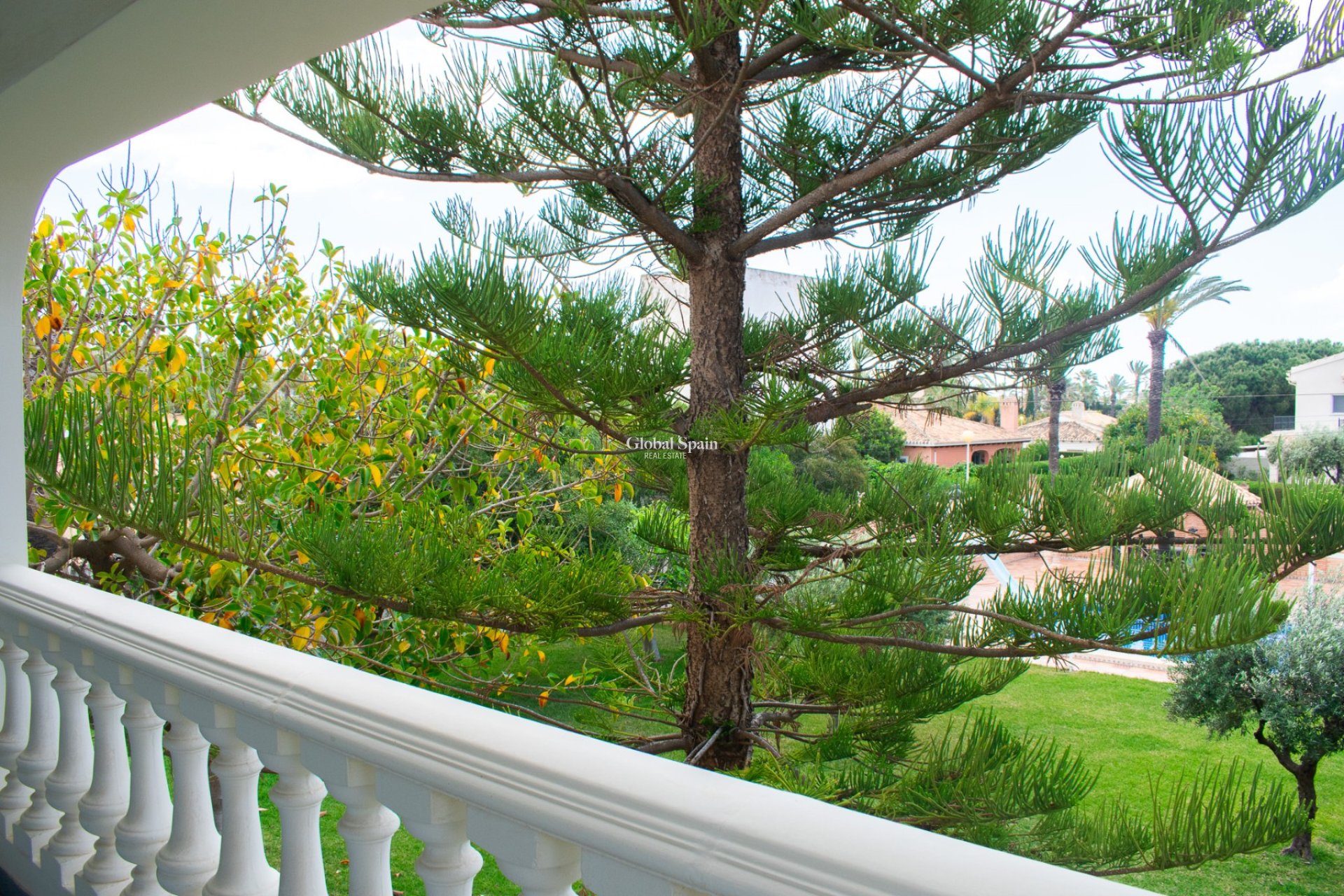 Revente - VILLA -
ORIHUELA COSTA - MUY CERCA DE LA PLAYA