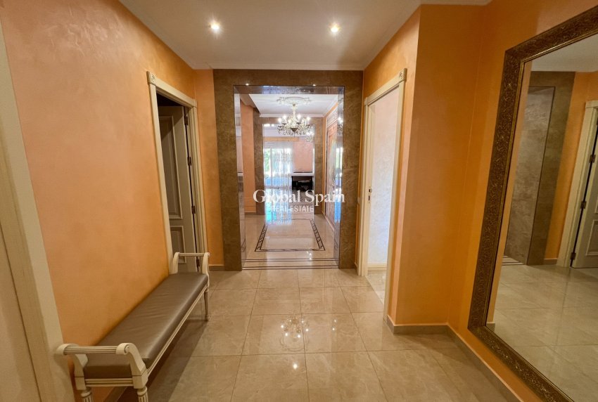 Revente - VILLA -
ORIHUELA COSTA - Orihuela Costa