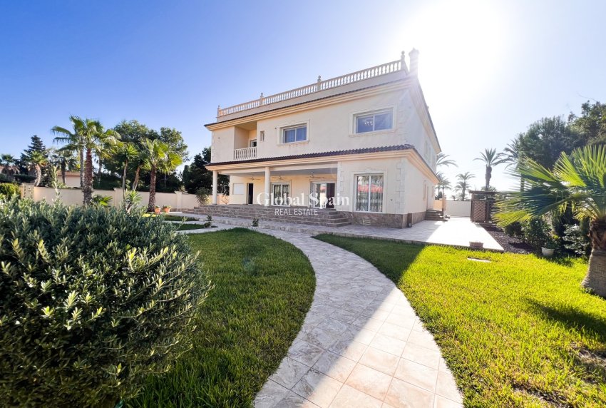 Revente - VILLA -
ORIHUELA COSTA - Orihuela Costa