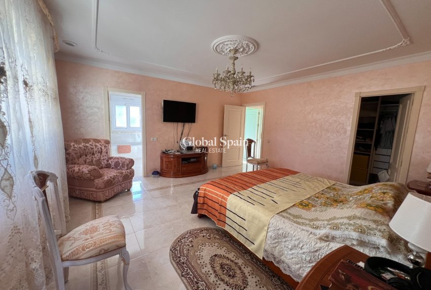 Revente - VILLA -
ORIHUELA COSTA - Orihuela Costa