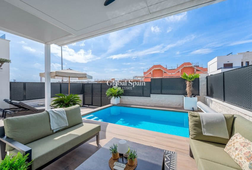 Revente - VILLA -
ORIHUELA COSTA - Orihuela