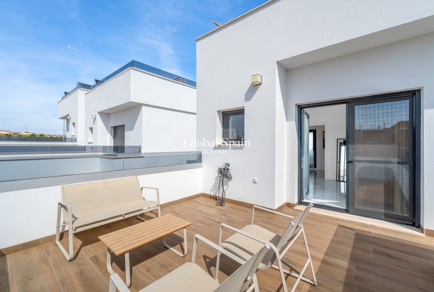 Revente - VILLA -
ORIHUELA COSTA - Orihuela